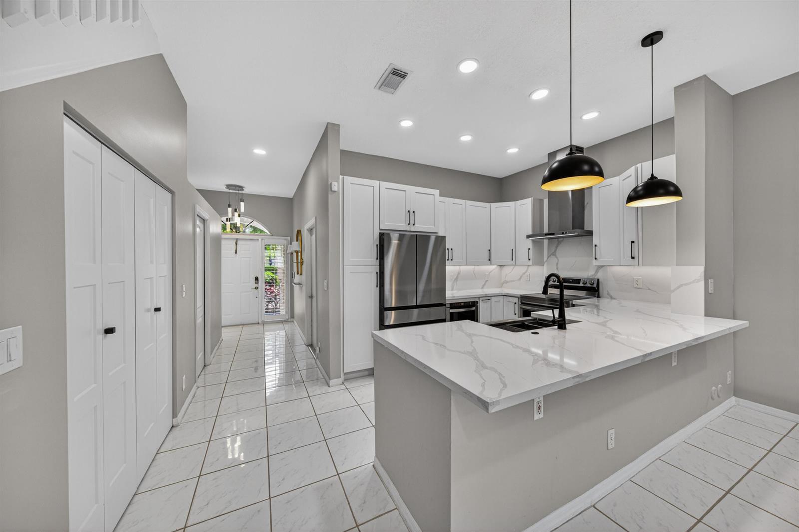 835 NE 17th Way, Fort Lauderdale FL 33304 photo 2