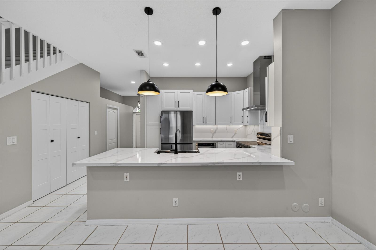 835 NE 17th Way, Fort Lauderdale FL 33304 photo 3