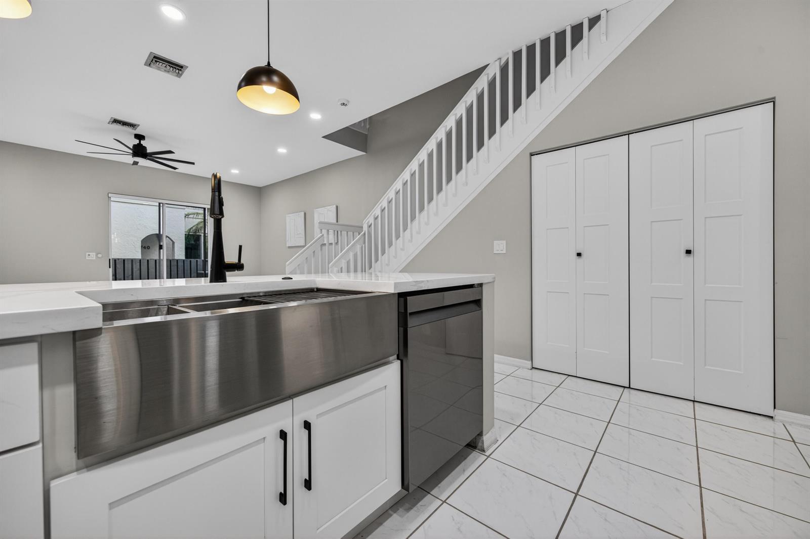 835 NE 17th Way, Fort Lauderdale FL 33304 photo 5