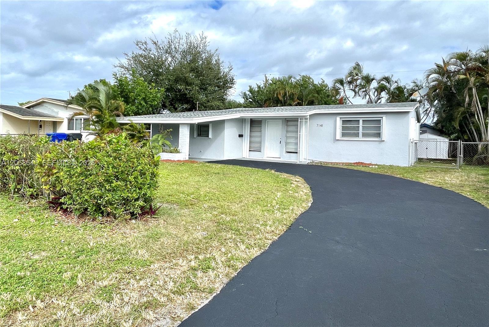 7141 Wilson St, Hollywood FL 33024 photo 3