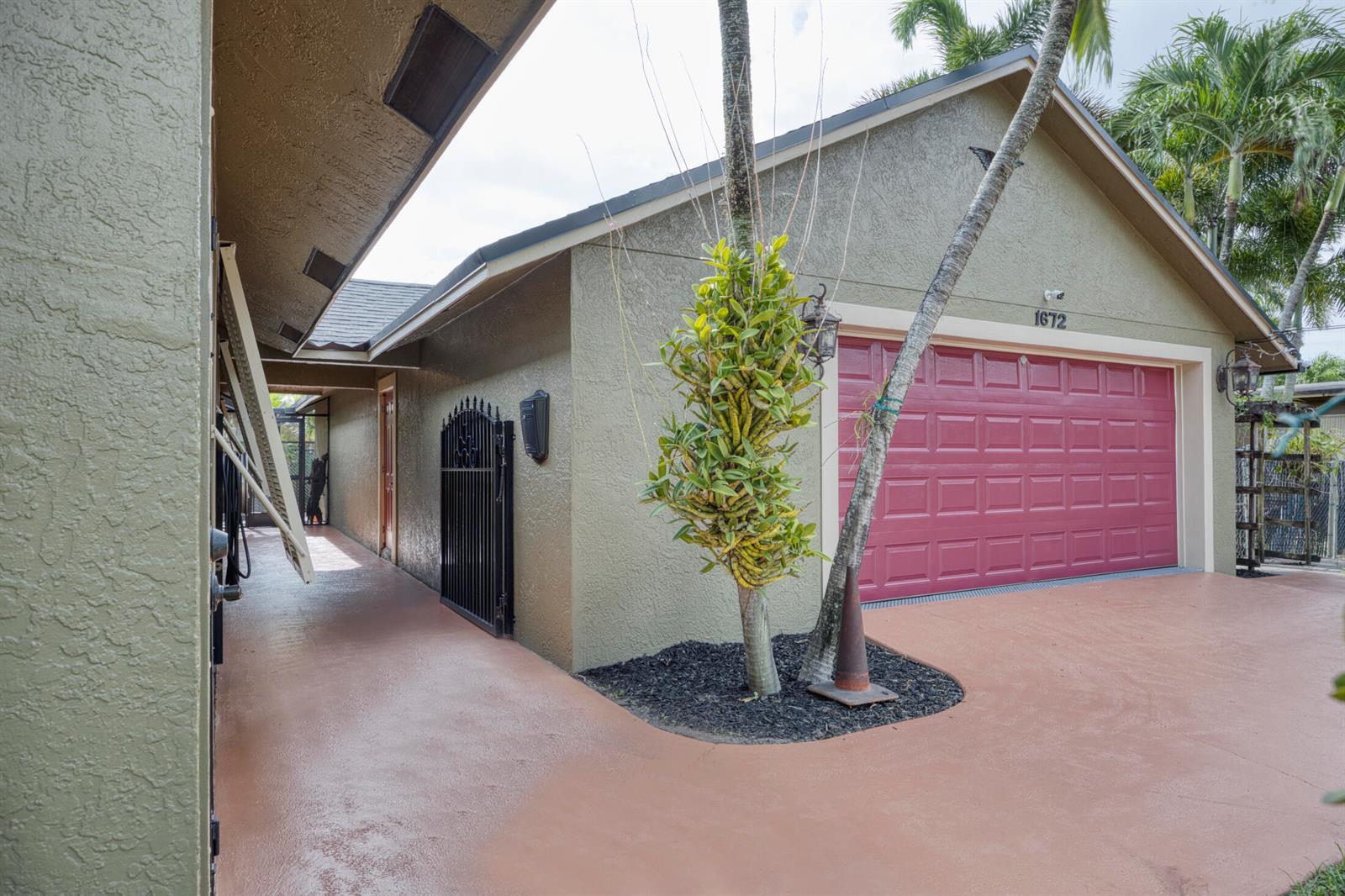 1672 ERIE Terrace, Palm Springs FL 33406 photo 5
