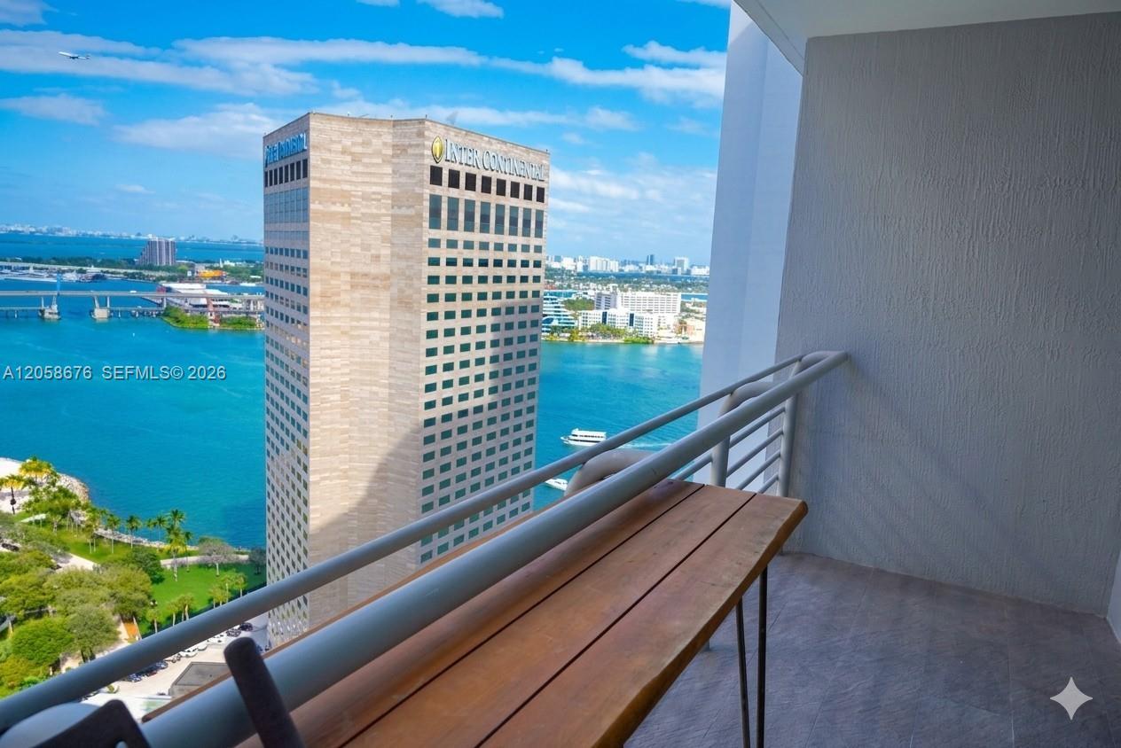 325 S Biscayne Blvd # 3314, Miami FL 33131 photo 4