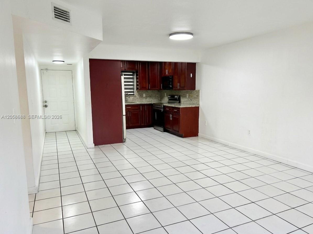 2925 W 80th St # 109, Hialeah FL 33018 photo 3