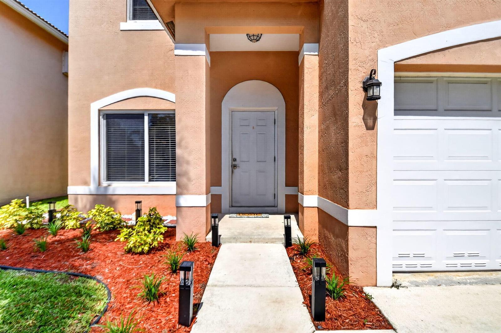 6233 WILLOUGHBY Circle, Lake Worth FL 33463 photo 4