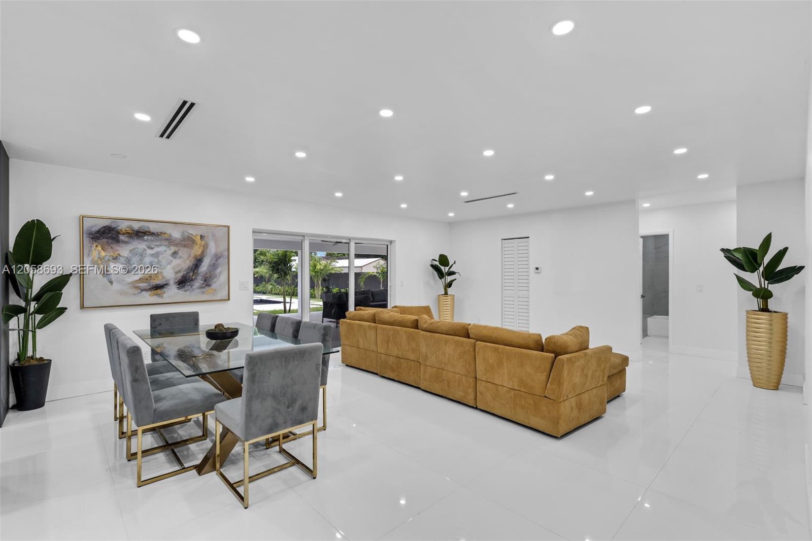 15230 NE 2nd Ave, Miami FL 33162 photo 2