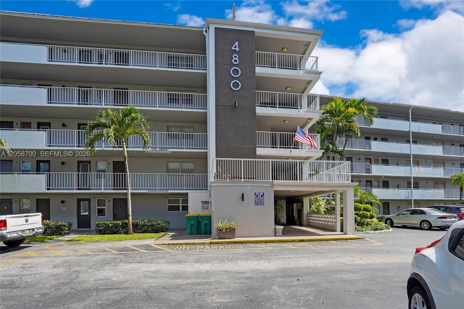 4800 Hillcrest Ln # 402, Hollywood FL 33021
