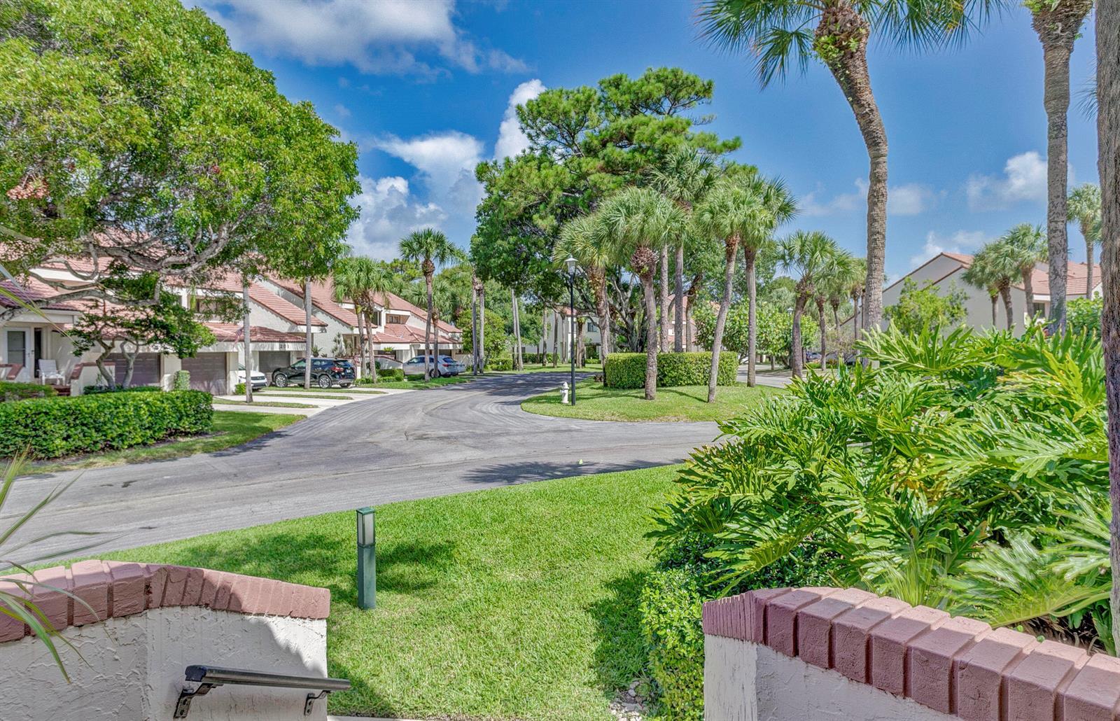 205 SEA OATS Drive, Juno Beach FL 33408 photo 5