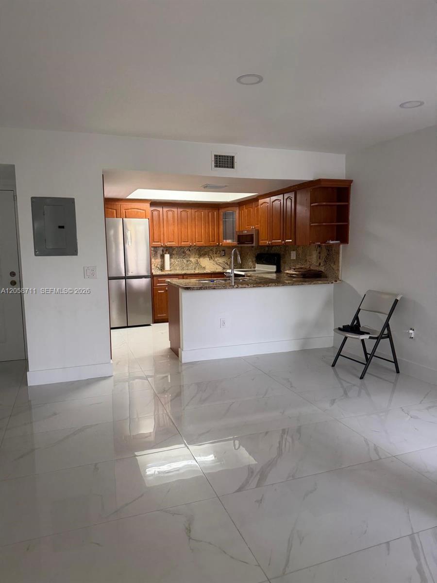 10875 NW 7th St # 36, Miami FL 33172 photo 4
