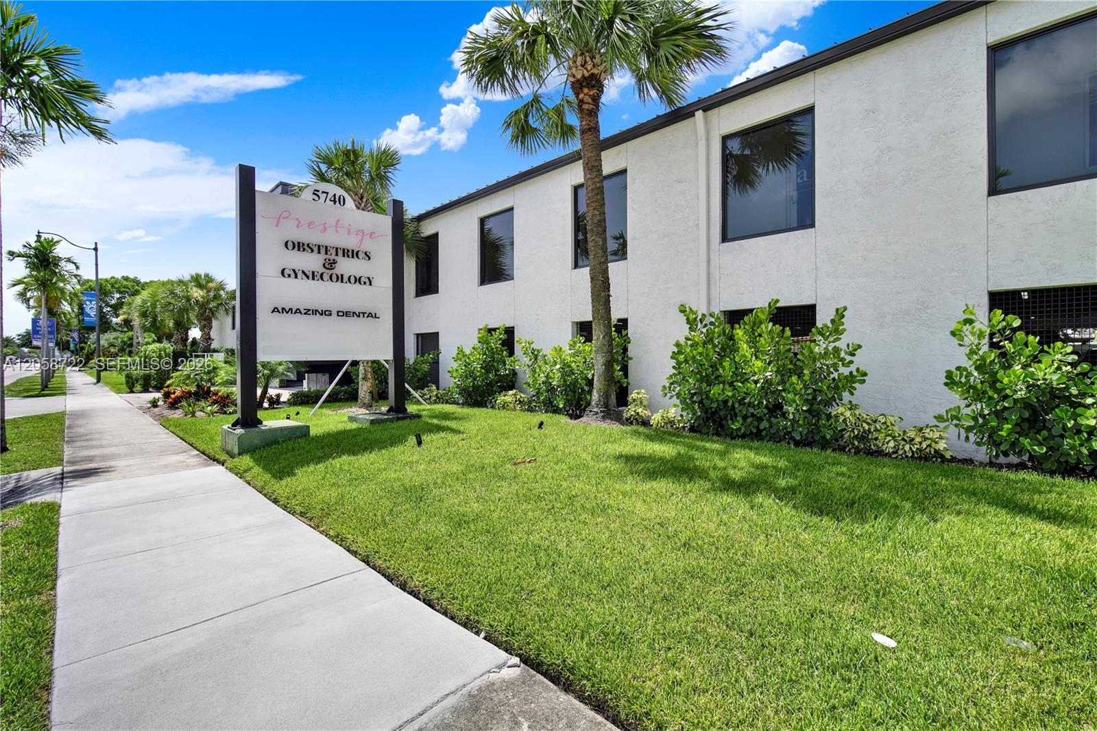 5740 Hollywood Blvd, Hollywood FL 33021 photo 4