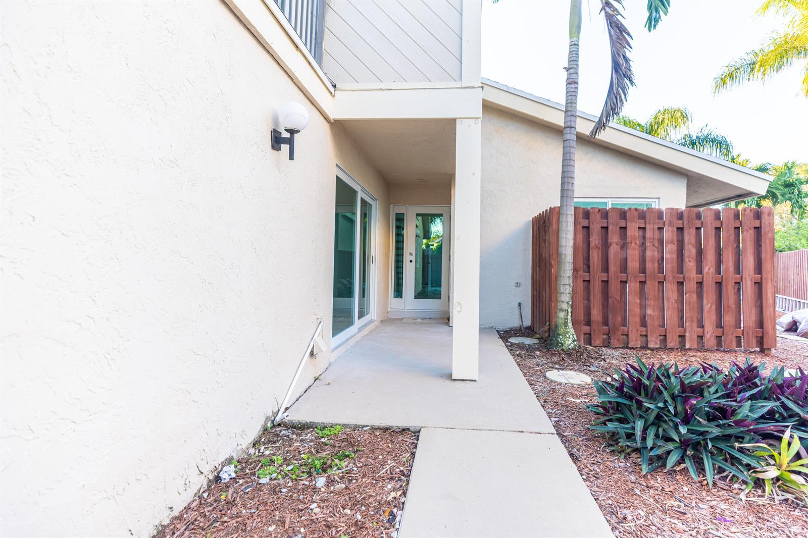 7860 Stanway Place W, Boca Raton FL 33433 photo 2