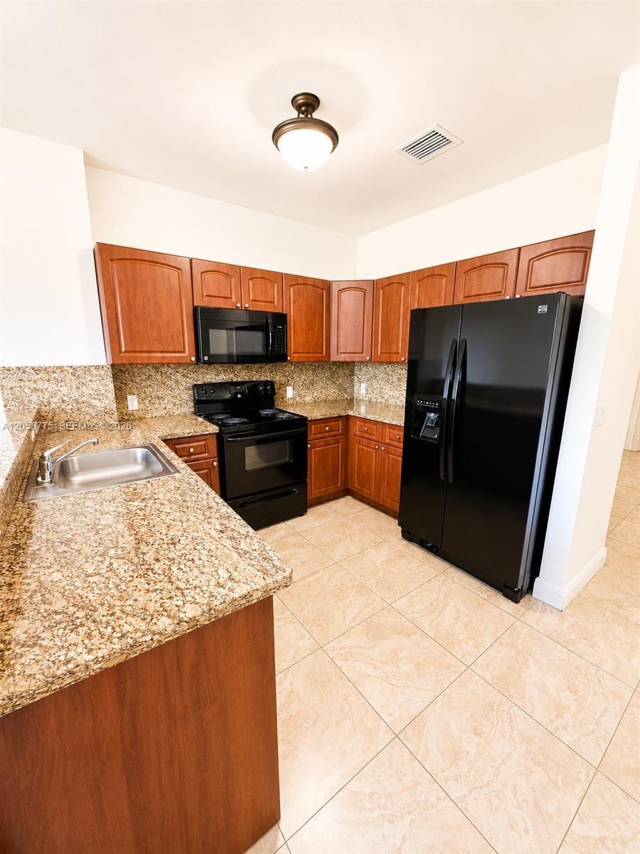 18120 NW 59th Ave # 203, Hialeah FL 33015 photo 4