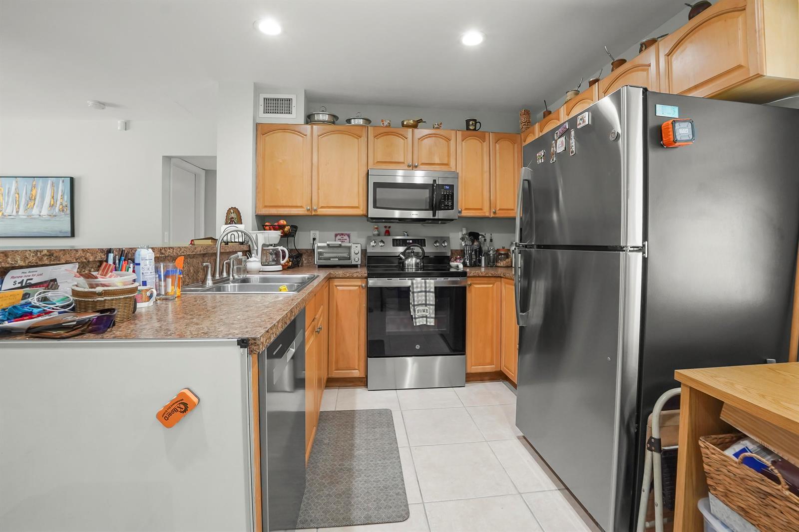 3231 Vassallo Avenue, Palm Springs FL 33461 photo 4