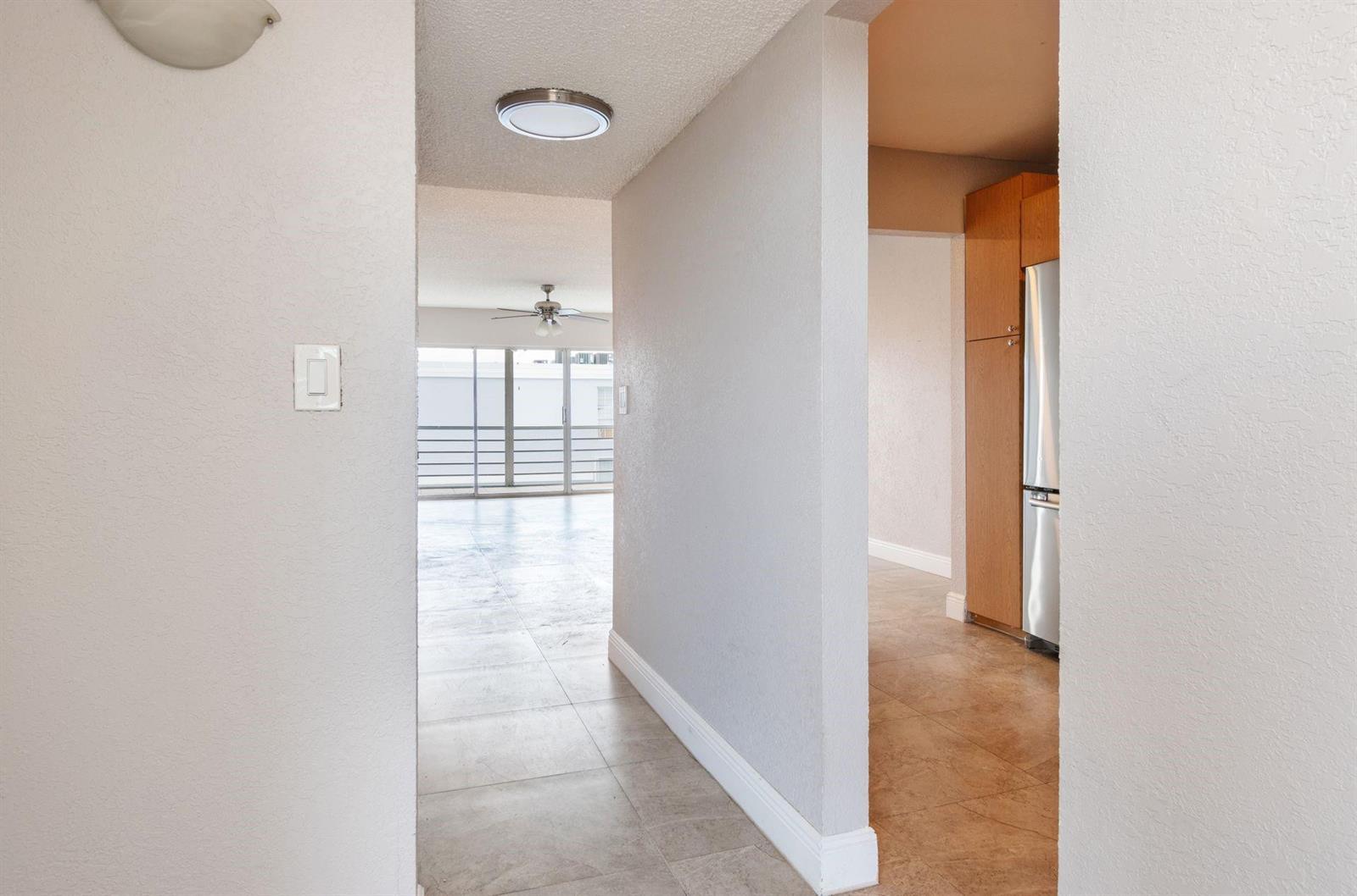 7980 N French Drive Unit 305, Pembroke Pines FL 33024 photo 4