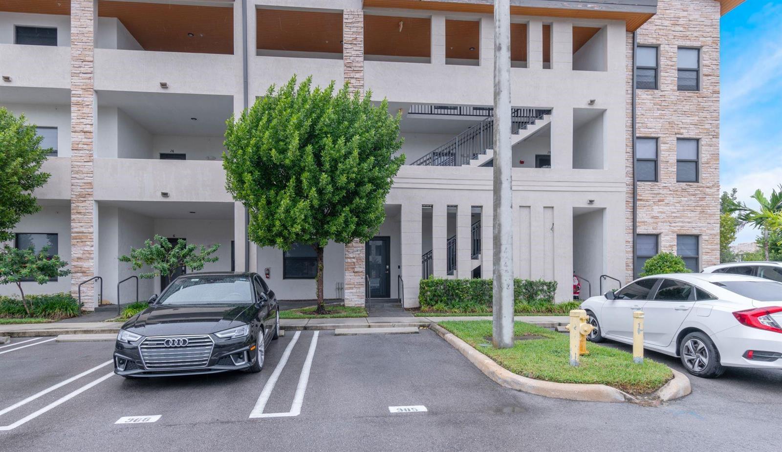 8045 NW 104th Avenue Unit 7, Doral FL 33178 photo 2