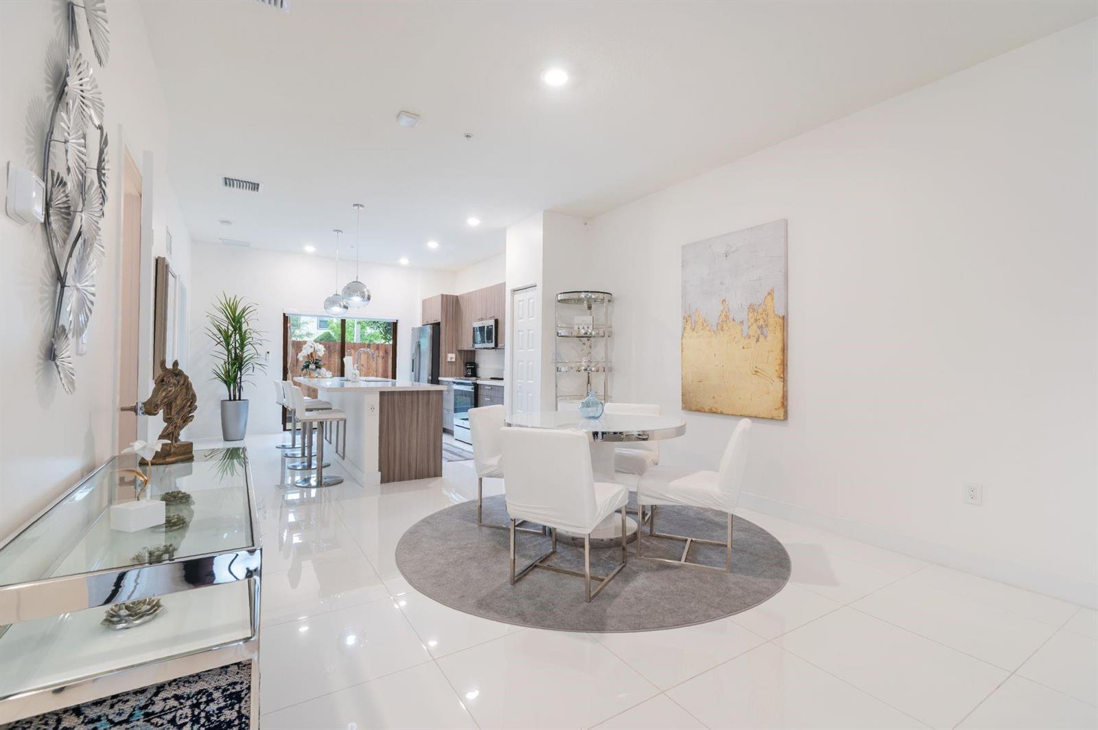 8045 NW 104th Avenue Unit 7, Doral FL 33178 photo 4