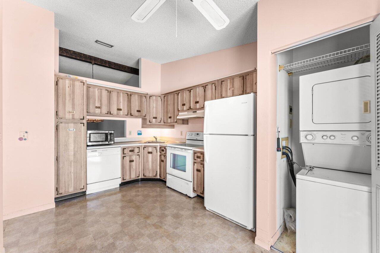 1024 Green Pine Boulevard # I, West Palm Beach FL 33409 photo 5