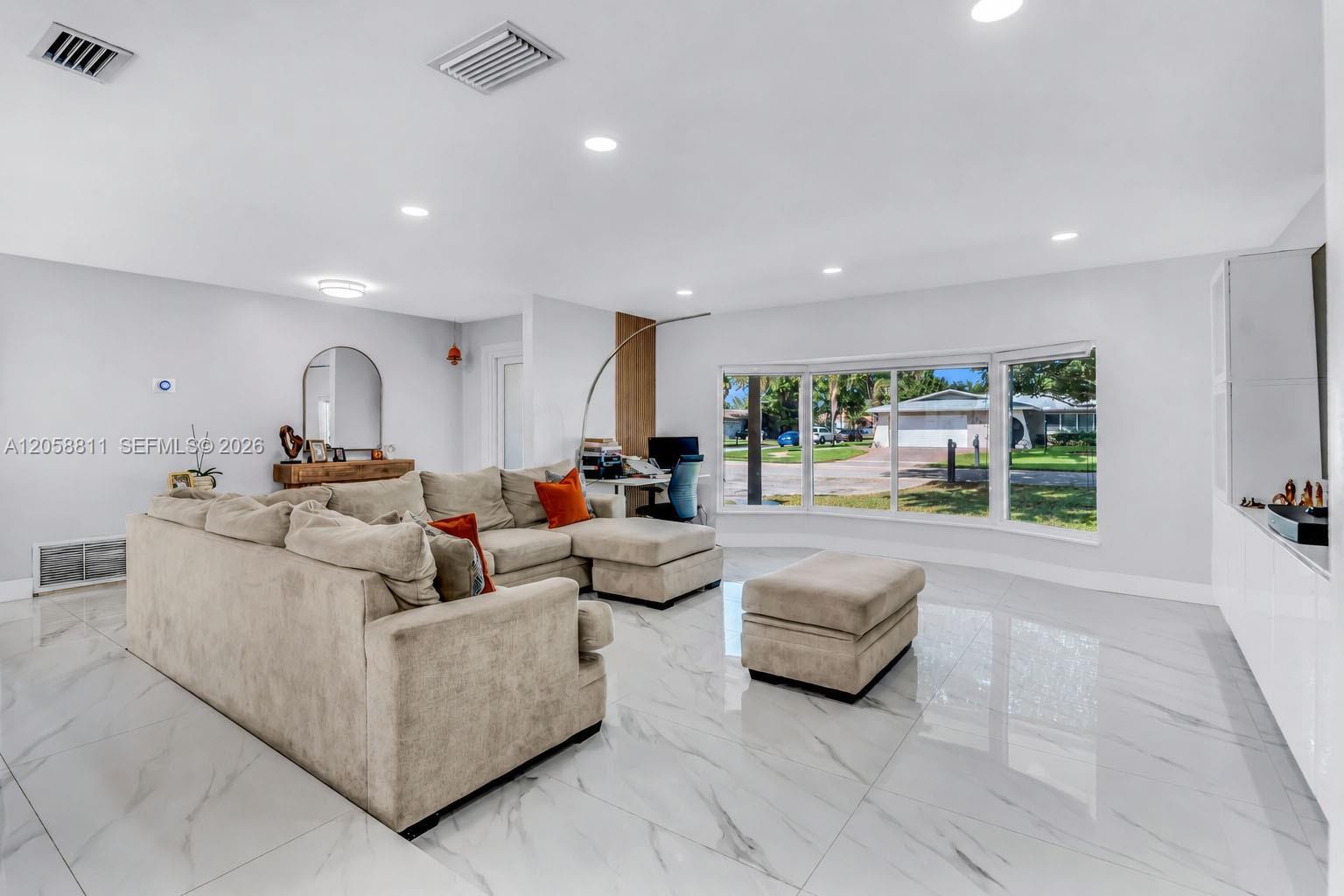 2130 NW 106th Ave, Pembroke Pines FL 33026 photo 5
