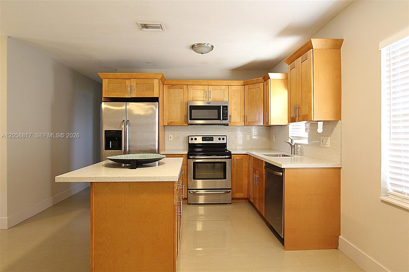 14340 GRAVES DR, Miami FL 33176 photo 4