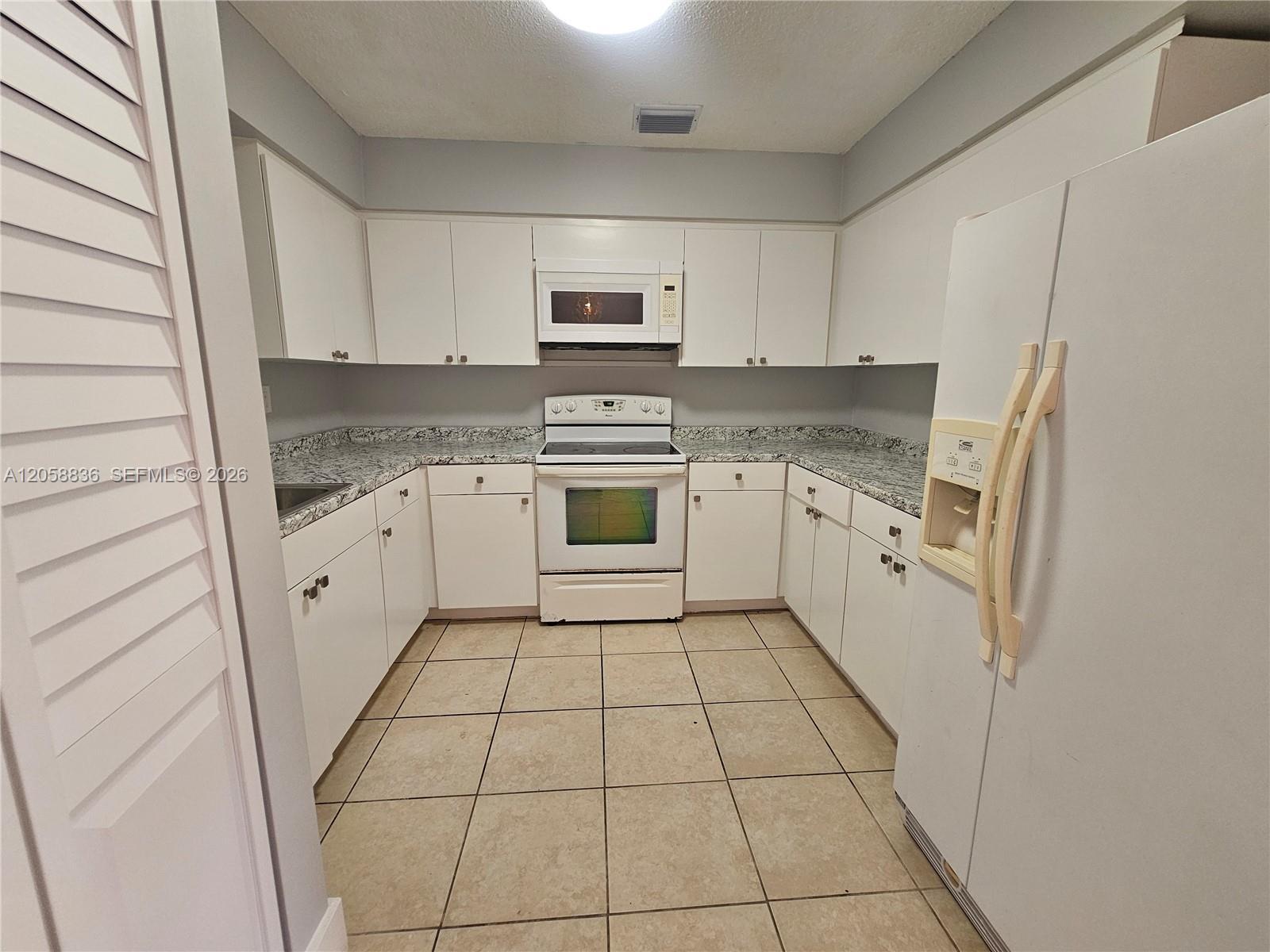 1373 NE 144th St, Miami FL 33161 photo 4