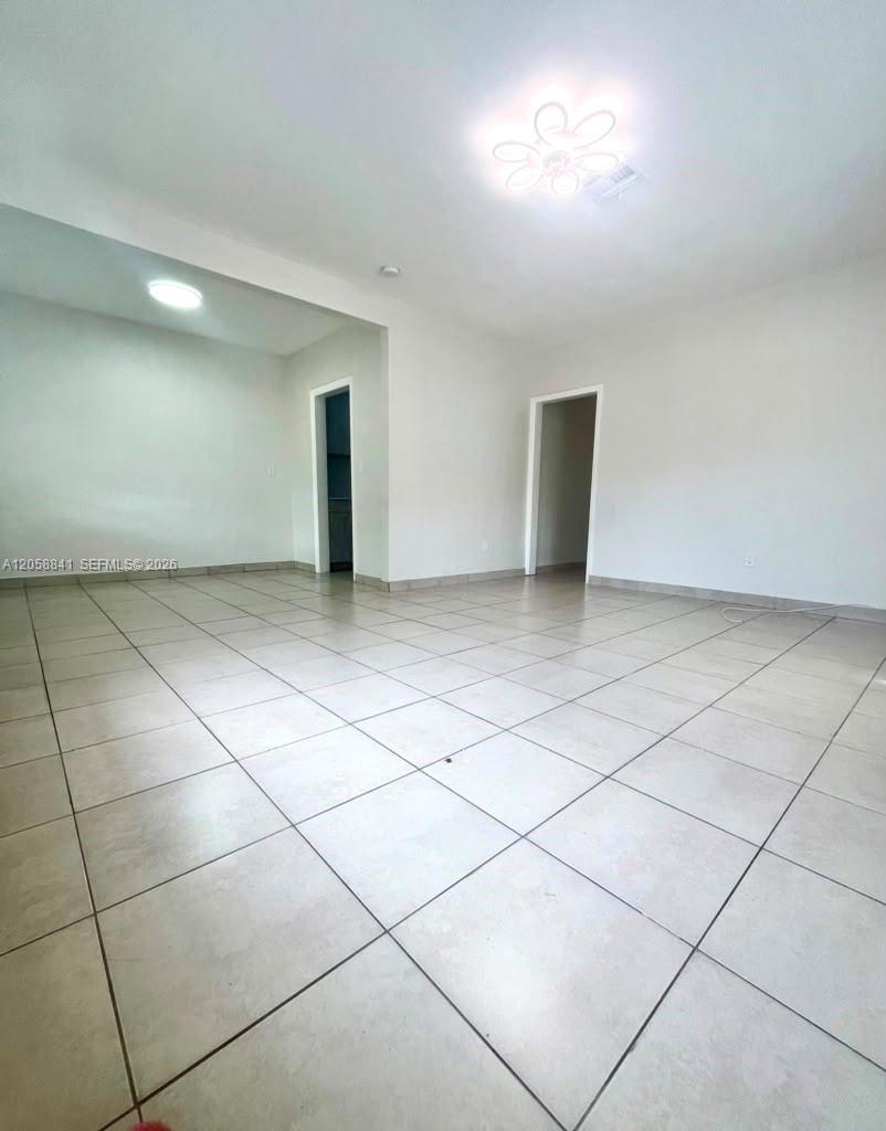 1679 NE 176 ST, North Miami Beach FL 33162 photo 4