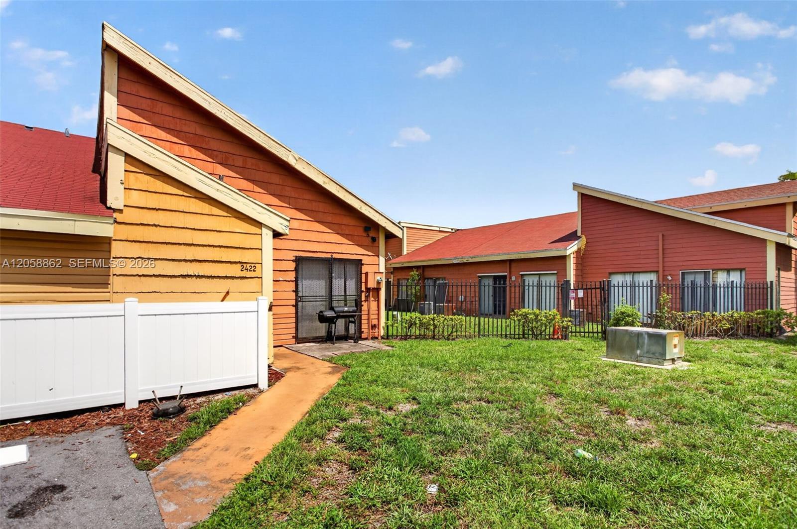2422 NW 55th Ter, Lauderhill FL 33313