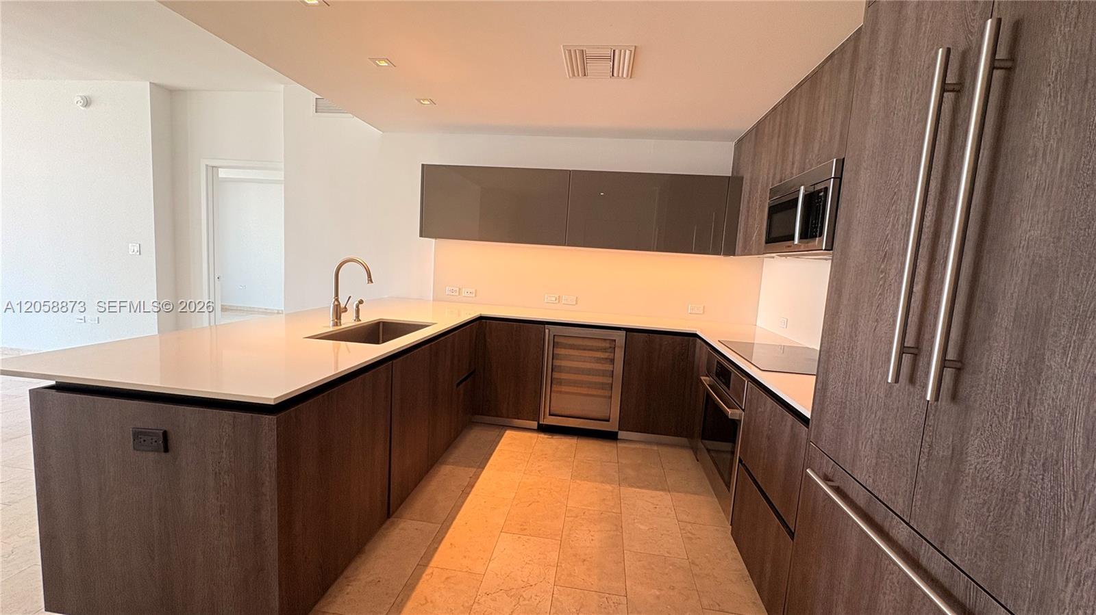 88 SW 7th St # 2603, Miami FL 33130 photo 3