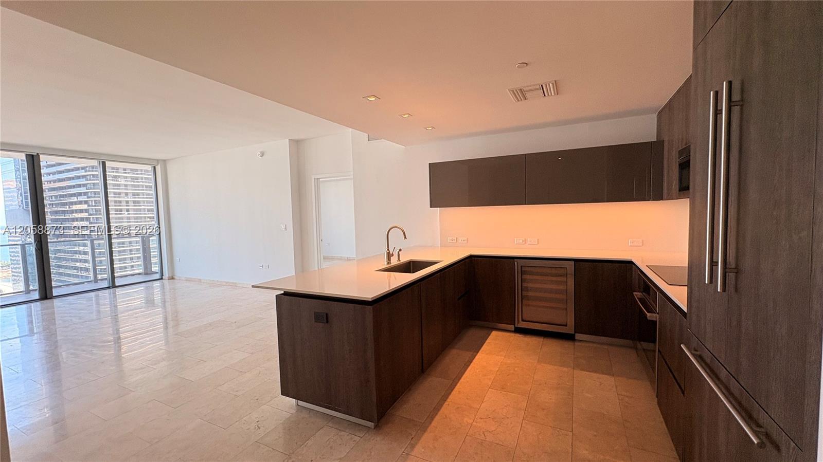 88 SW 7th St # 2603, Miami FL 33130 photo 4