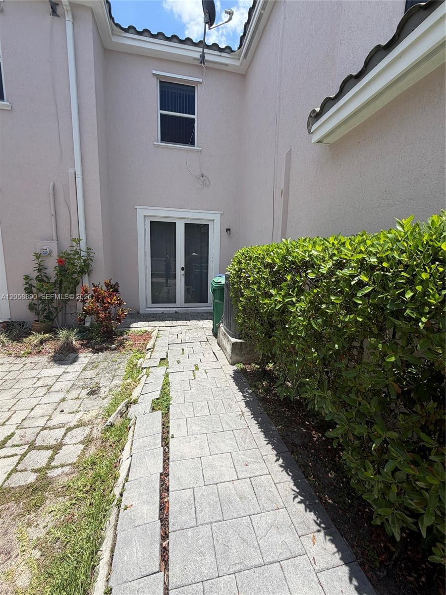 17089 SW 93rd St, Miami FL 33196 photo 3
