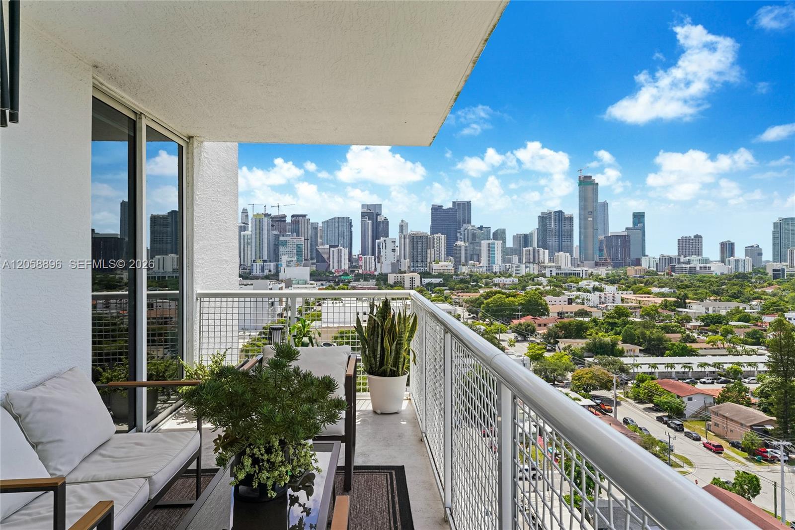900 SW 8th St # 1609, Miami FL 33130 photo 2