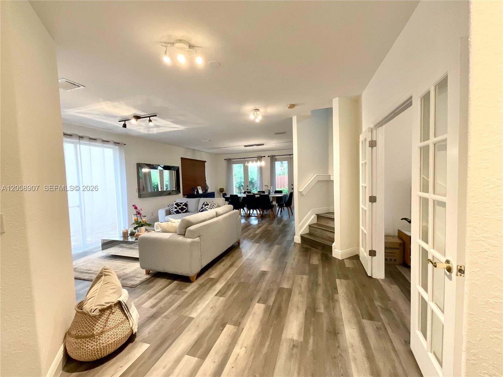 11320 NW 43rd Ter, Doral FL 33178 photo 4