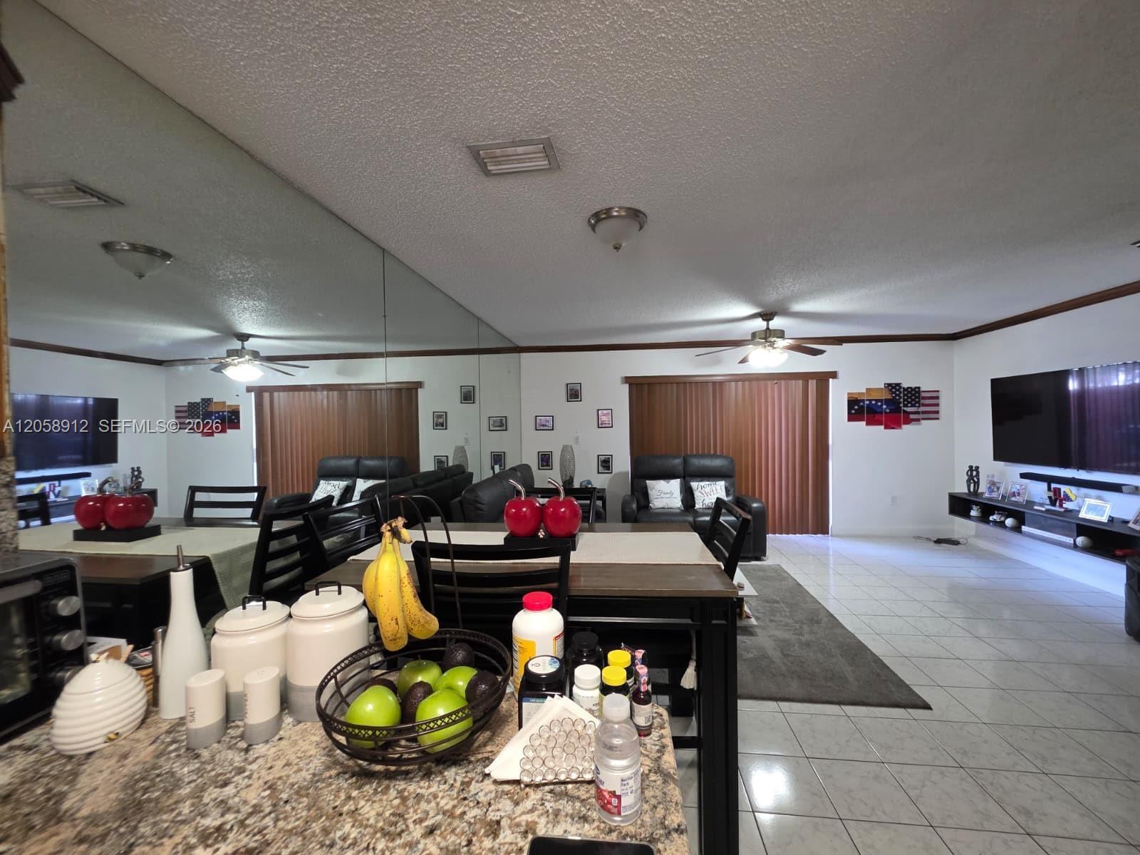 8085 NW 8th St # 6, Miami FL 33126 photo 2