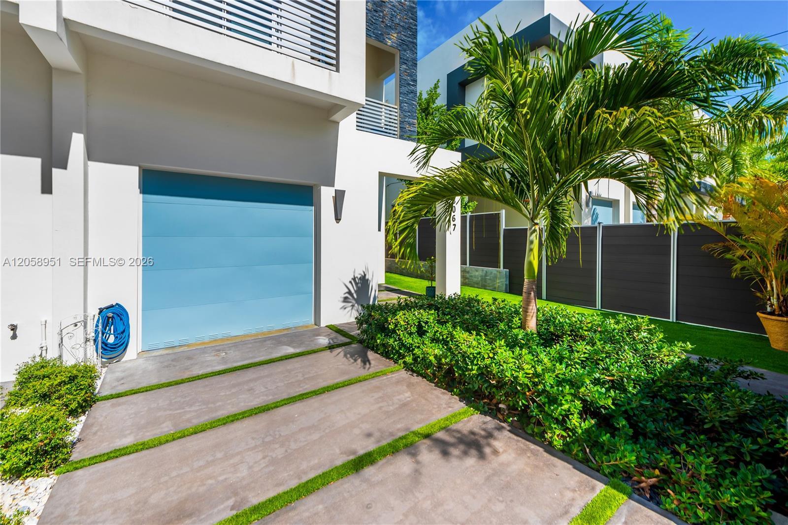 3067 Carter St, Miami FL 33133 photo 2