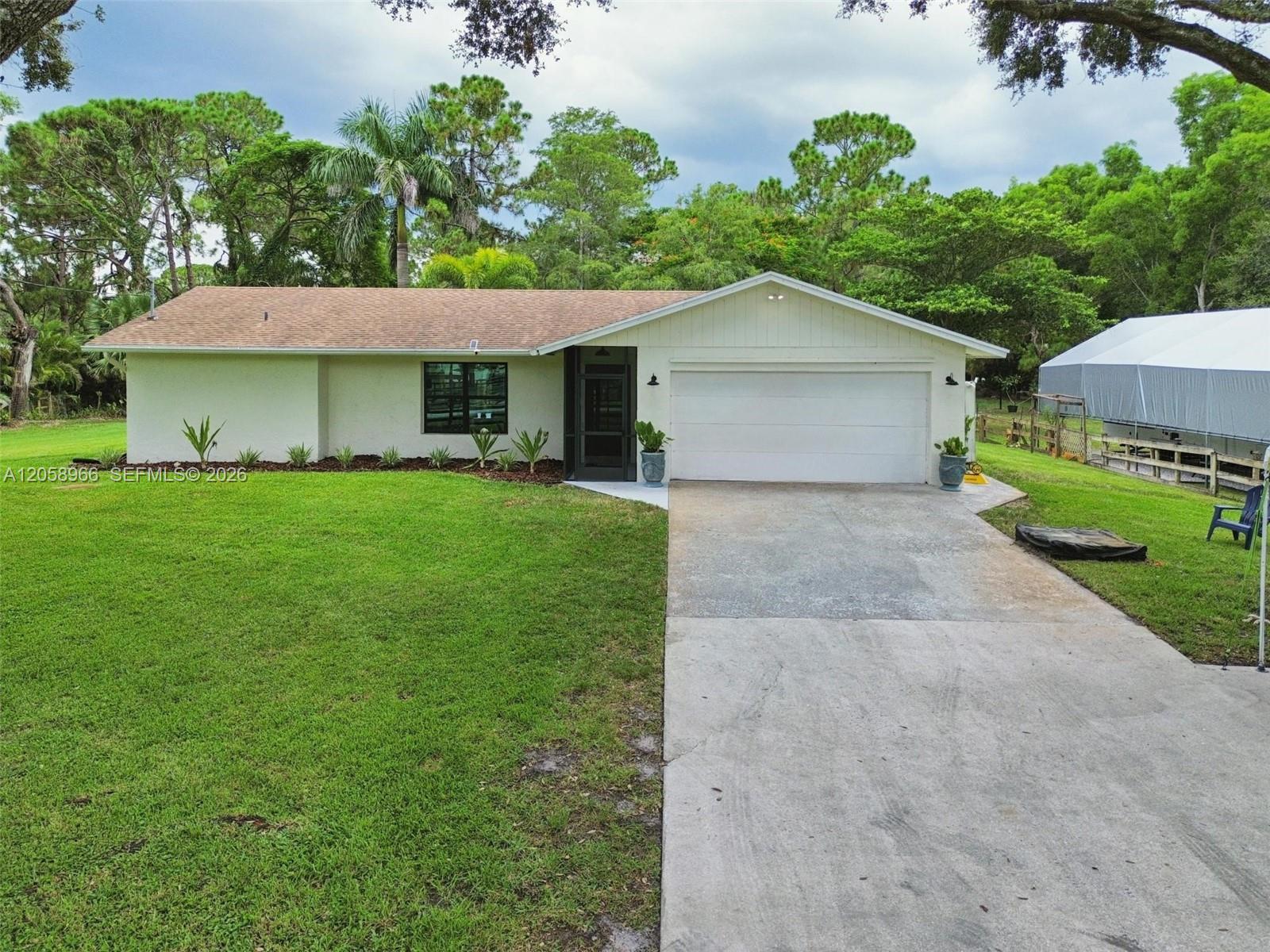 16282 E Downers Drive, Loxahatchee FL 33470