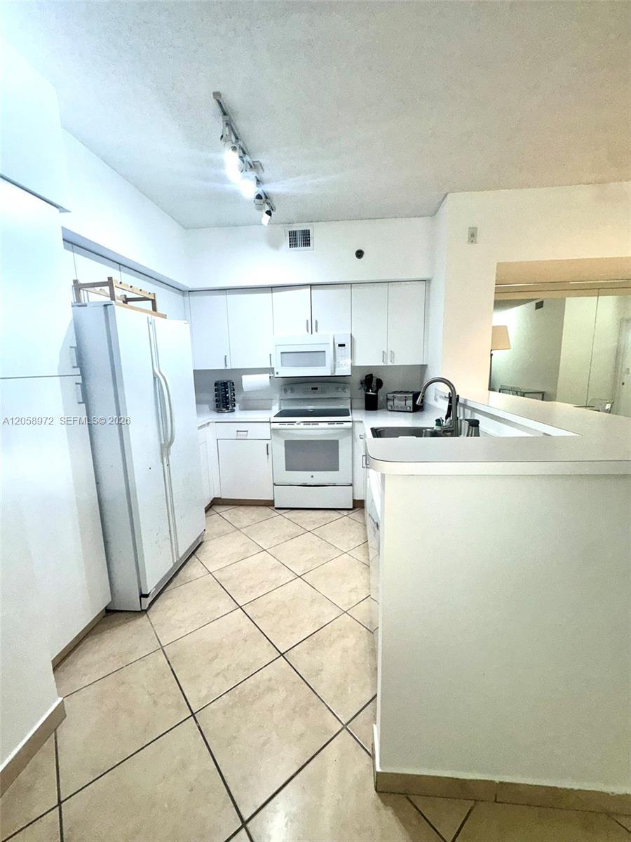Aventura, FL 33180 photo 5