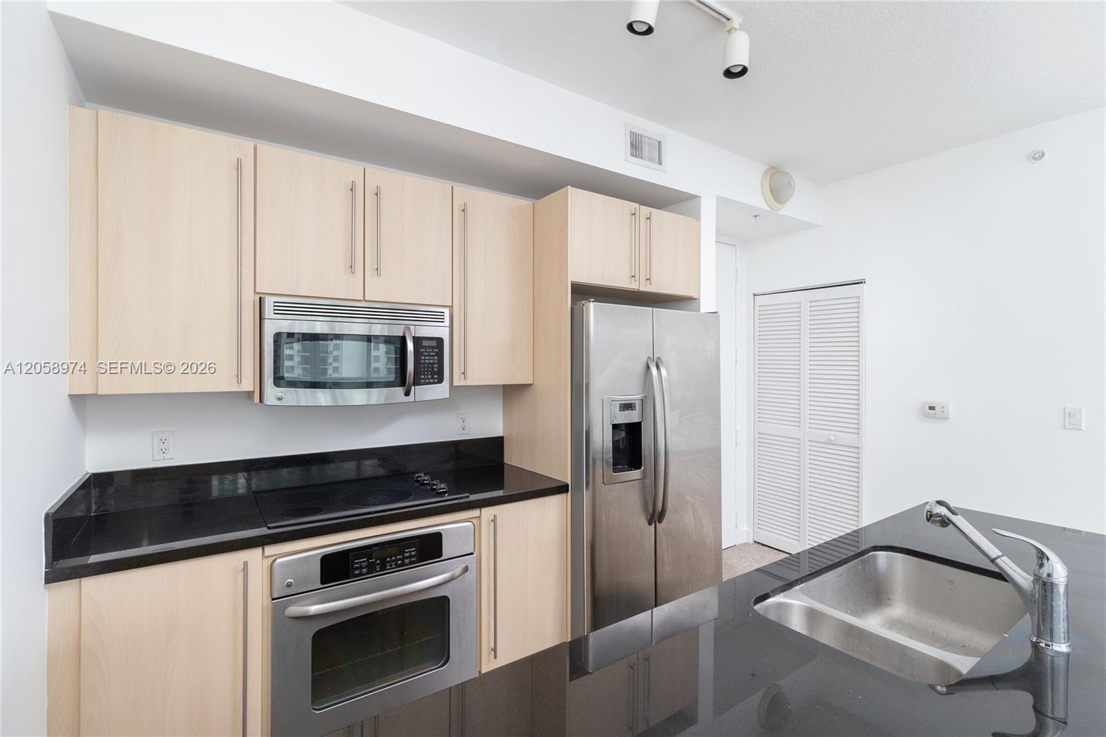 1111 SW 1st Ave, Miami FL 33130 photo 4