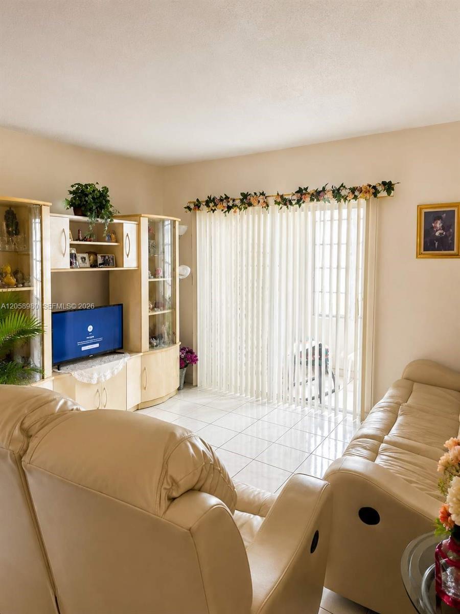 110 Royal Palm Rd # 208, Hialeah Gardens FL 33016 photo 4