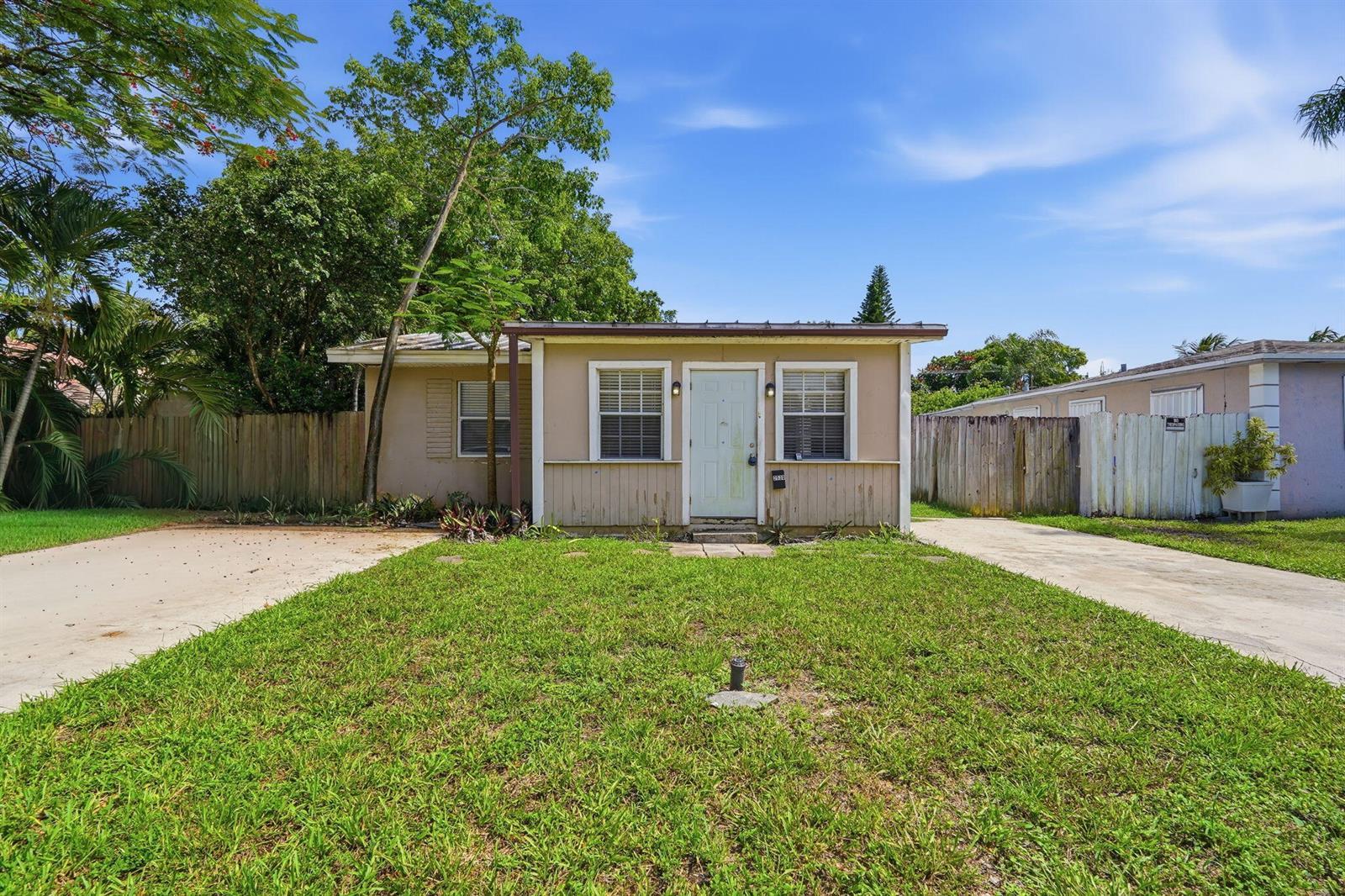 2530 Adams Street, Hollywood FL 33020
