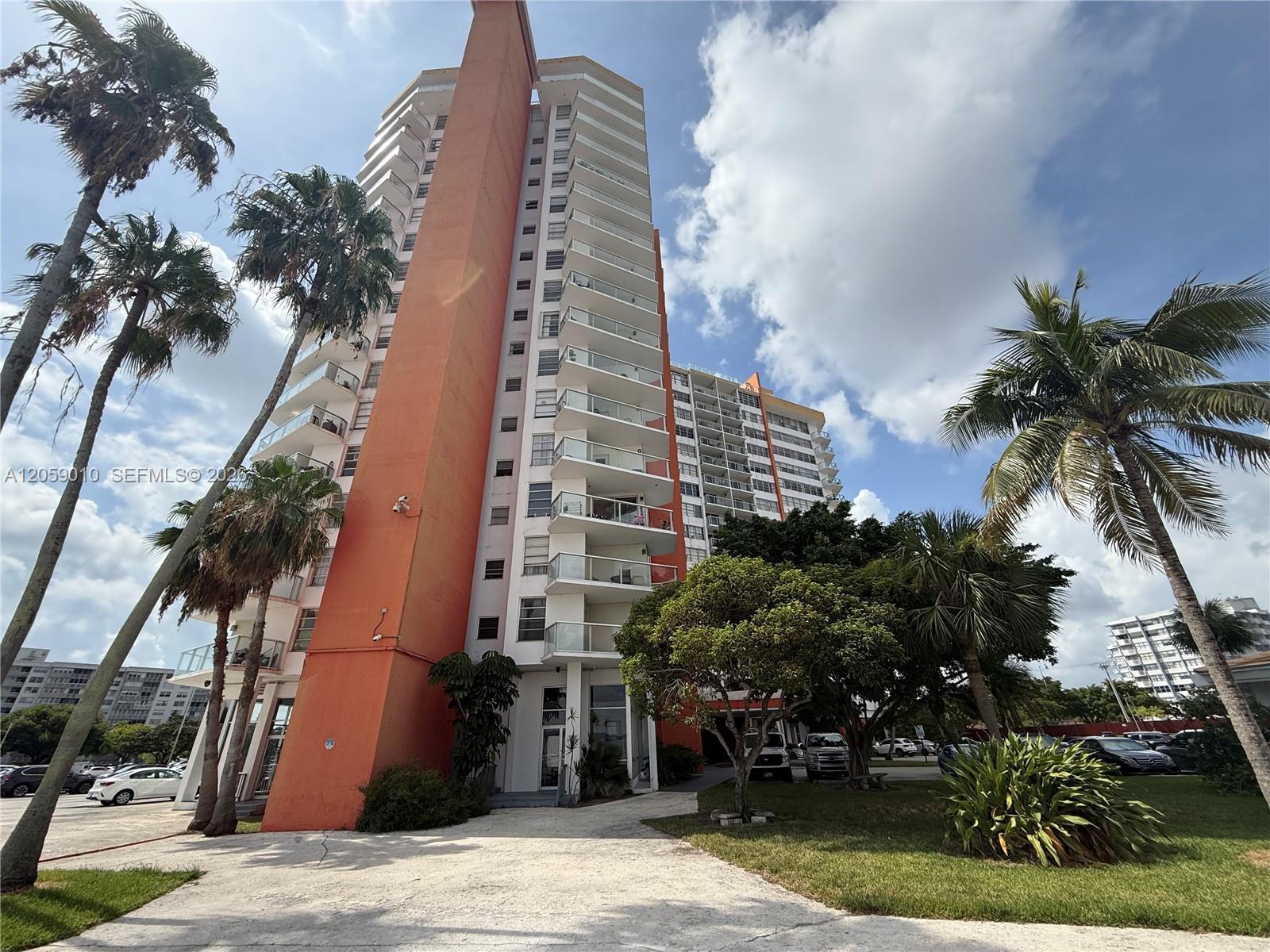 1351 NE Miami Gardens Dr # 1215E, Miami FL 33179 photo 2