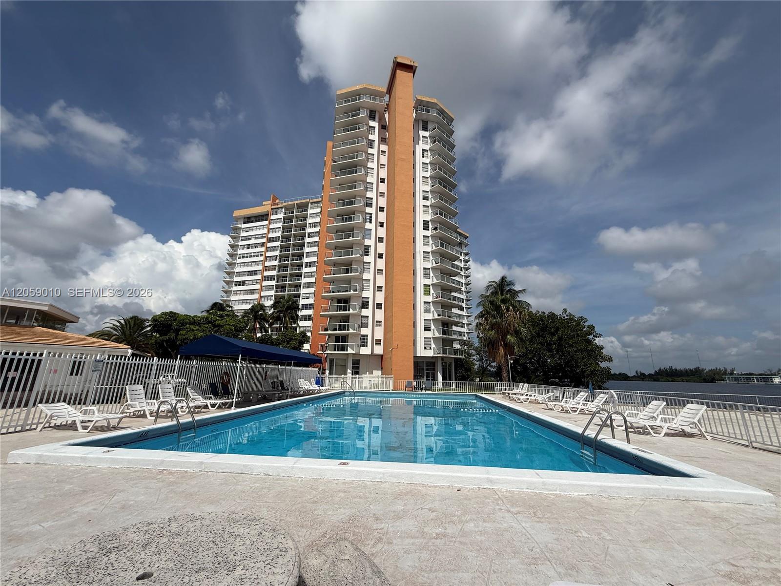 1351 NE Miami Gardens Dr # 1215E, Miami FL 33179 photo 3