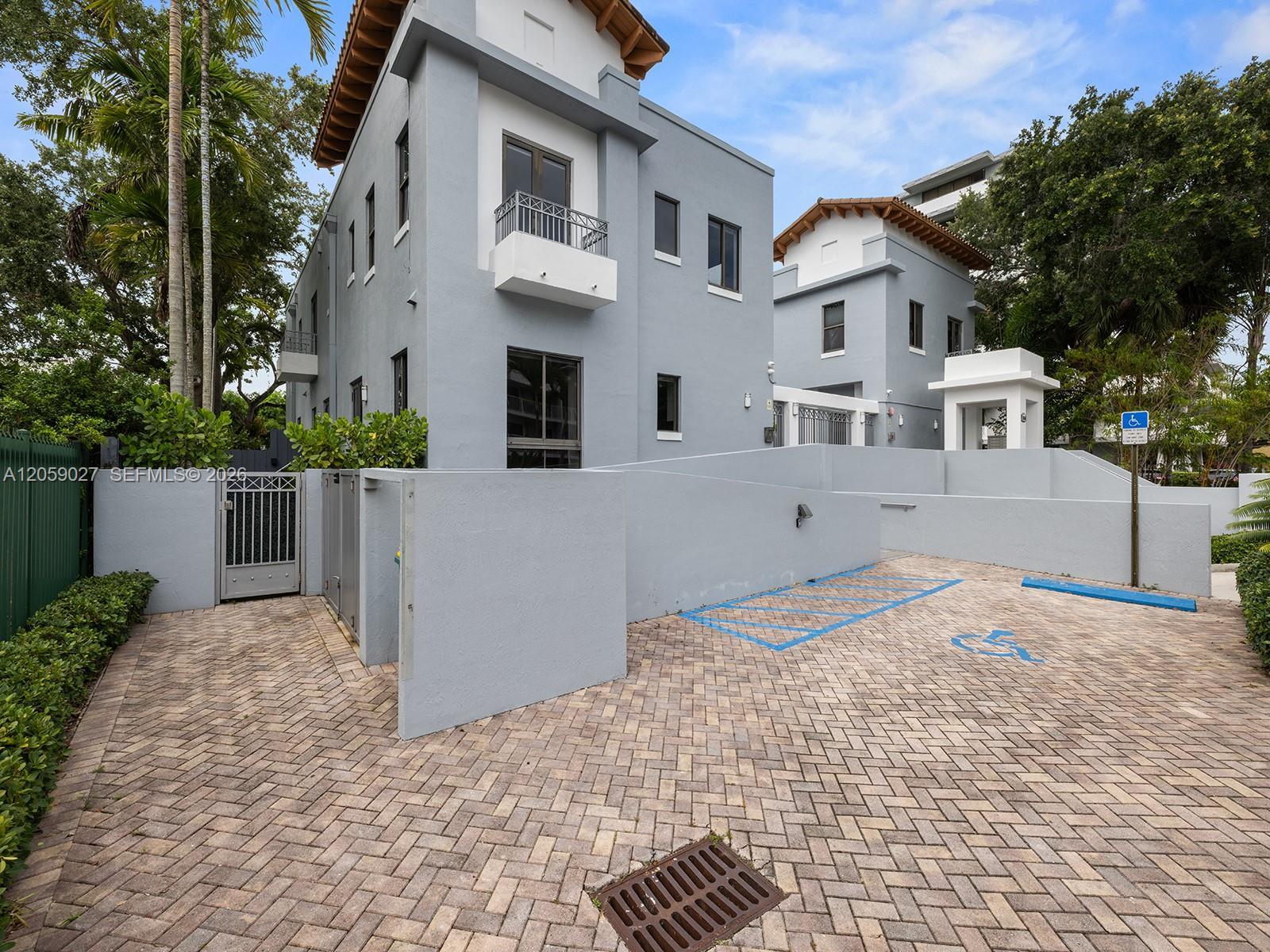 5864 SW 74th Ter # G, South Miami FL 33143 photo 2
