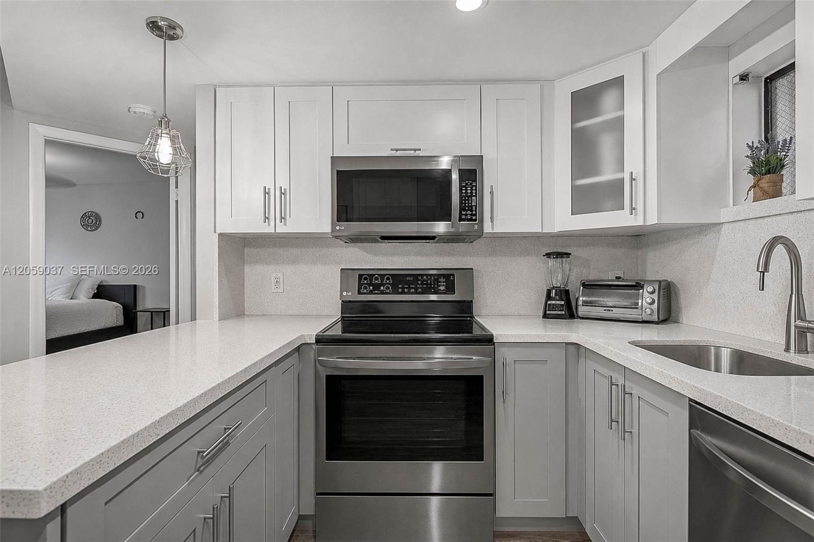 8290 Lake Dr # 538, Doral FL 33166 photo 2