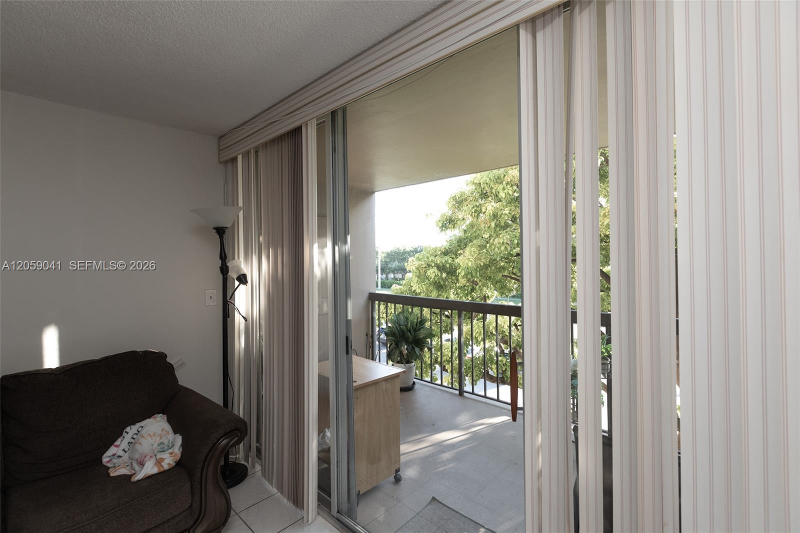 10425 SW 112 Ave # 325, Miami FL 33176 photo 4