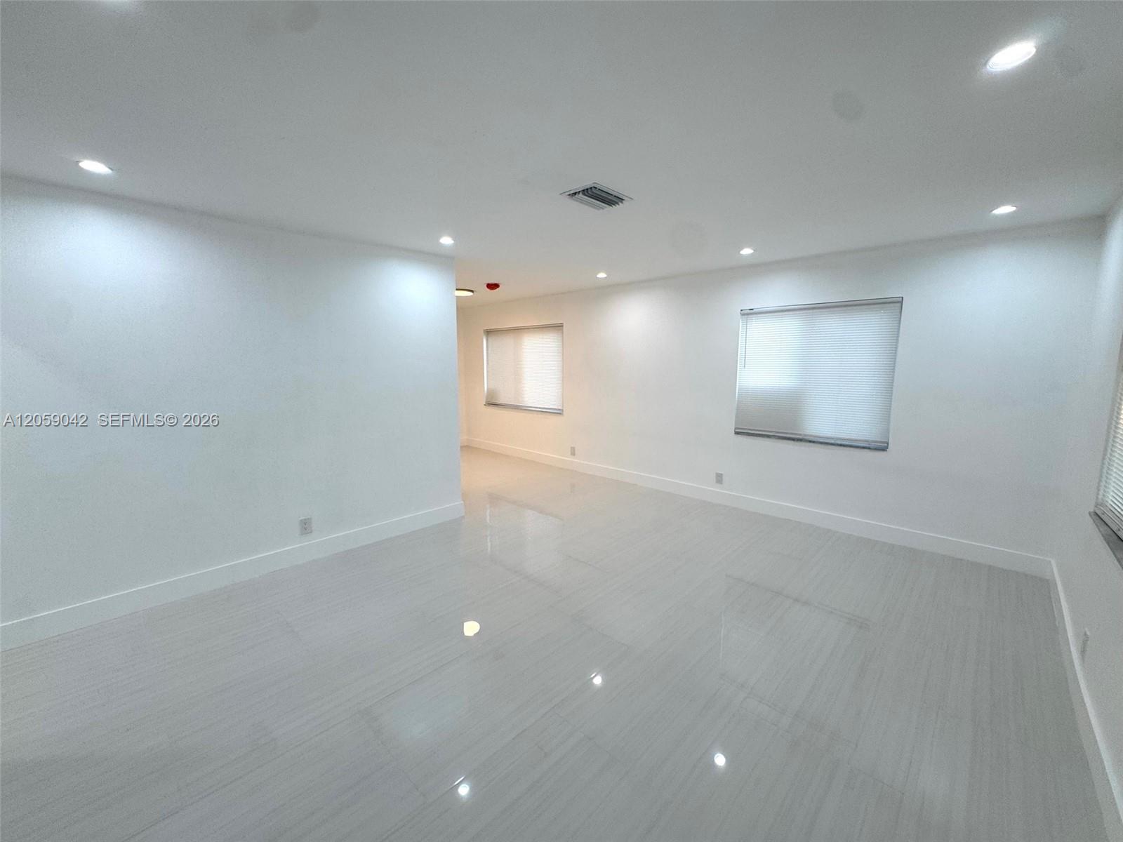 105-107 NE 30th Ct # 105, Wilton Manors FL 33334 photo 4