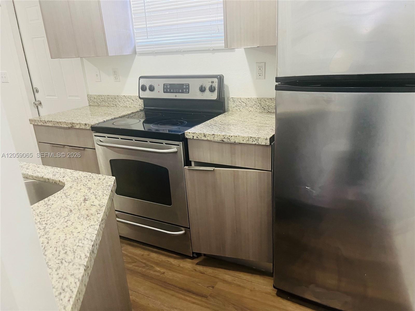 529 SW 3rd St # 3, Miami FL 33130 photo 2