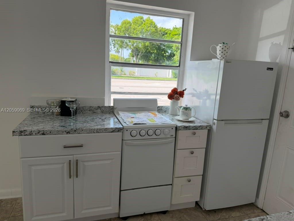 1049 NW 95th St # A2, Miami FL 33150 photo 4