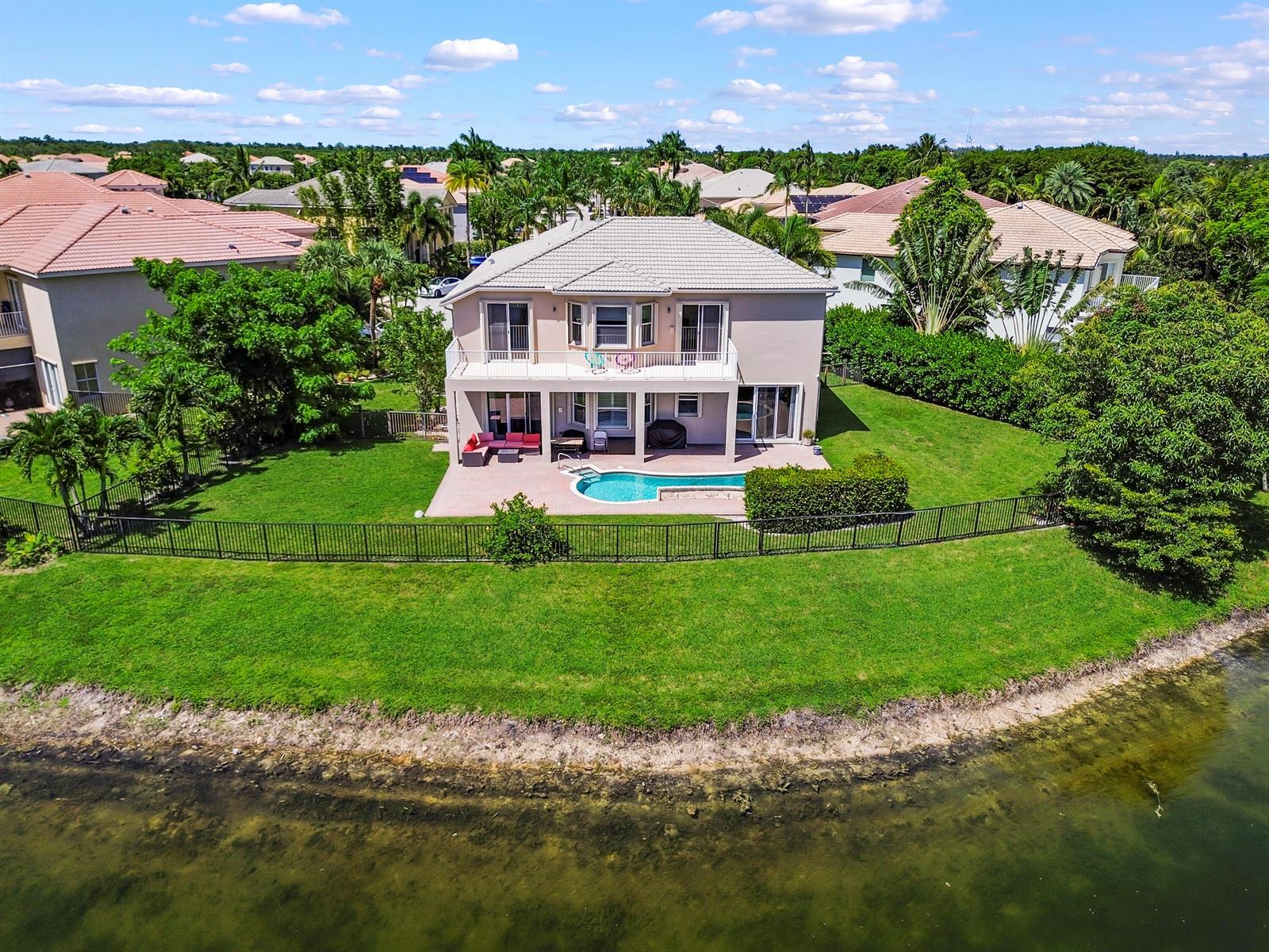 9133 Delemar Court, Wellington FL 33414 photo 2