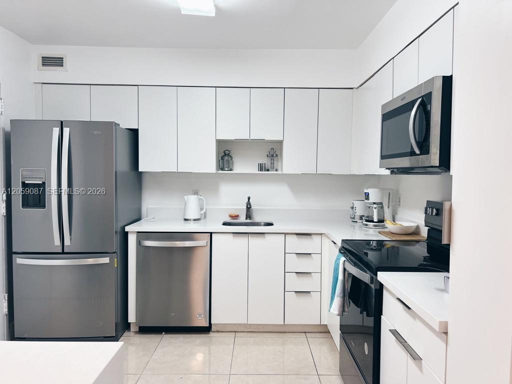 5161 Collins Ave # 1510, Miami Beach FL 33140
