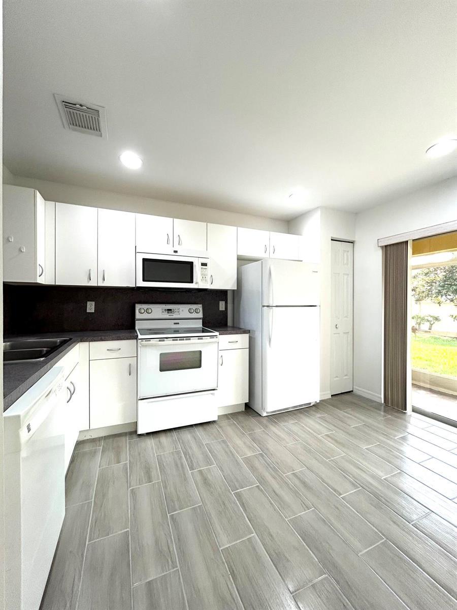 1007 Arezzo Circle, Boynton Beach FL 33436 photo 3