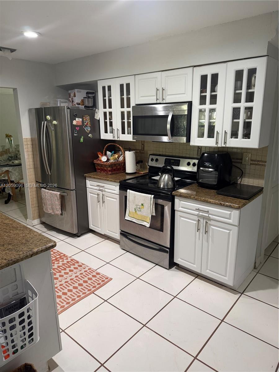 8108 NW 93rd Ter, Tamarac FL 33321 photo 2