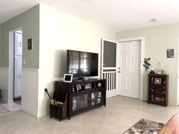 237 HIGH POINT Court W # A, Delray Beach FL 33445 photo 4